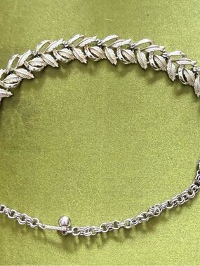 Silver Leaf link Coro 1950s vintage necklace